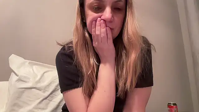 ShyFlameLive's cam snapshot