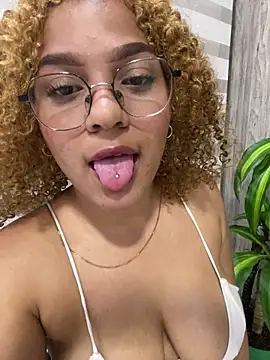 KendyLove_'s cam snapshot