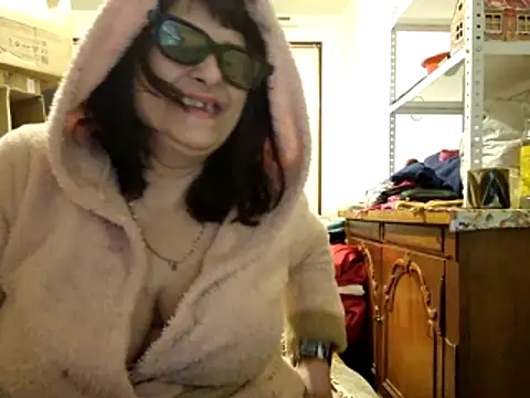 Samantha_Squirt@xh live sex cam