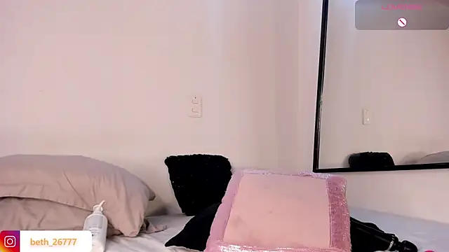 Daddysgirl1_'s cam snapshot