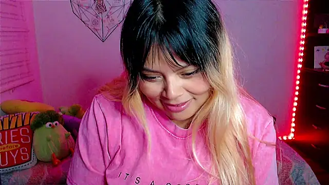 EllieMoonX's cam snapshot