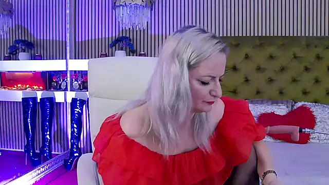 LadyTouch's cam snapshot