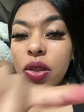 PUSHYLATE live sex cam