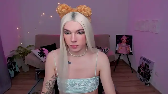 YourTrixie live sex cam