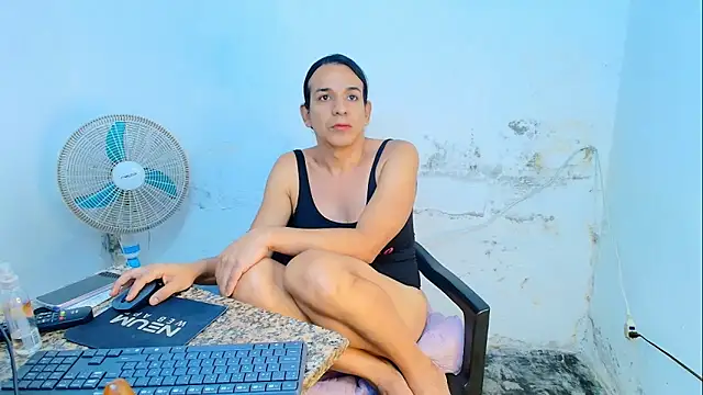 Oh_Tique live sex cam