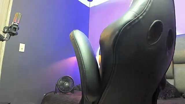 Lyon_vach live sex cam