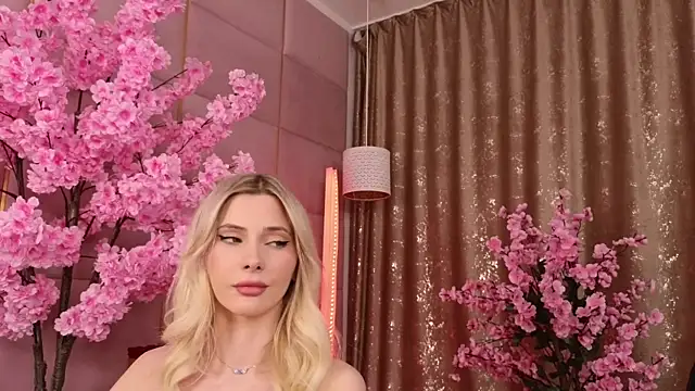 Elliblue's cam snapshot