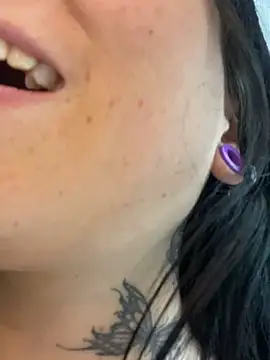 Veronicaa_lodge1's cam snapshot