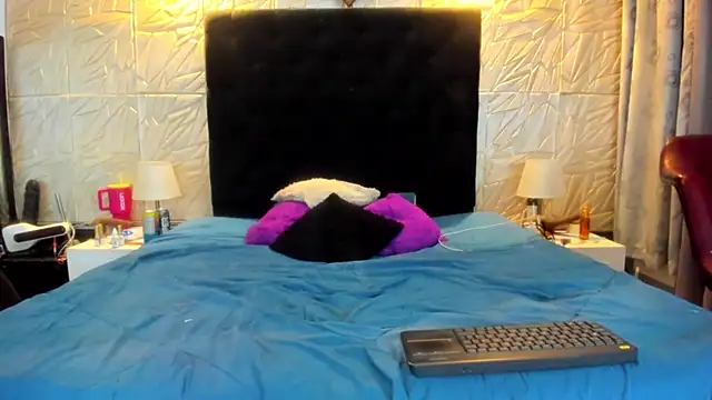 ChanelleJohnson_ live sex cam