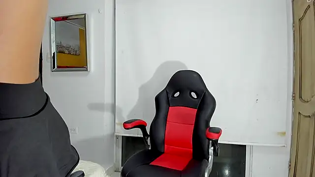 Zaira_sofiaa live sex cam