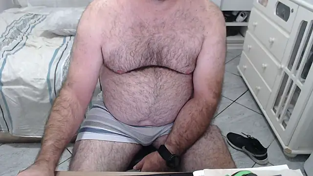 MysterBearMG live sex cam