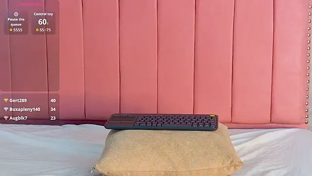 Alaia_Colins's cam snapshot