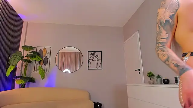 MissObsidian's cam snapshot