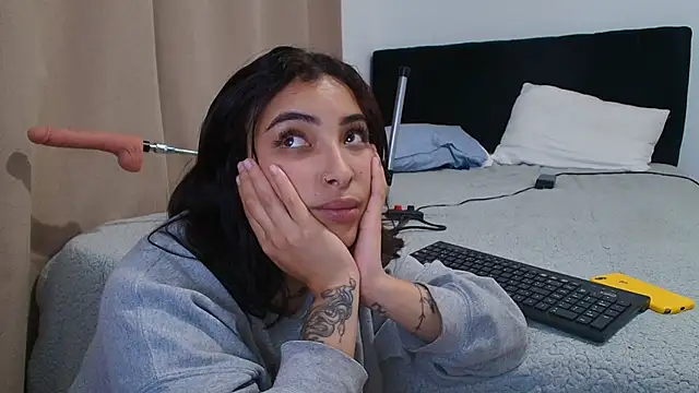 emmi_11 live sex cam