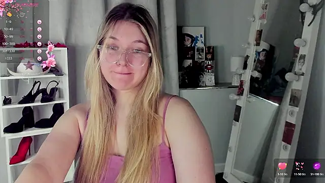 Rebecca_Kelly's cam snapshot