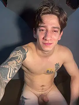 AteneoJr live sex cam