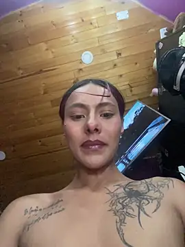 Emily-Fire's cam snapshot