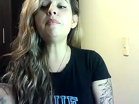 Valery__Rouse_'s cam snapshot