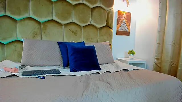 Mia_Reyesjs's cam snapshot