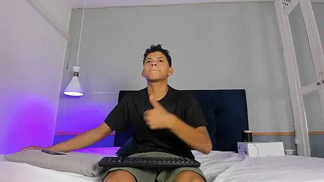 Jeffry_wolvess live sex cam