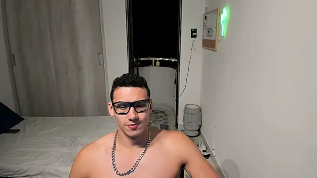 Travis_bakers live sex cam