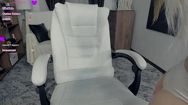 KristalCrowner live sex cam