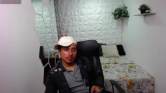 ColombiaStrip live sex cam