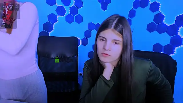 lizzie_boom_'s cam snapshot