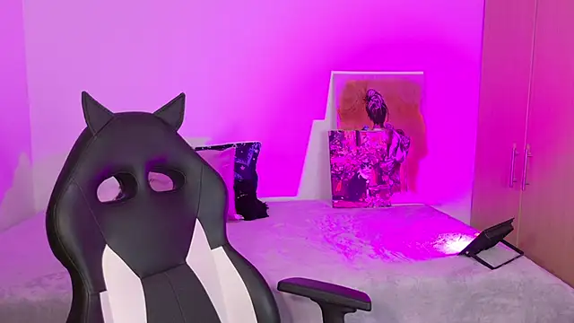 annie_mora's cam snapshot