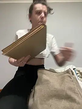 bunnythetailor's cam snapshot