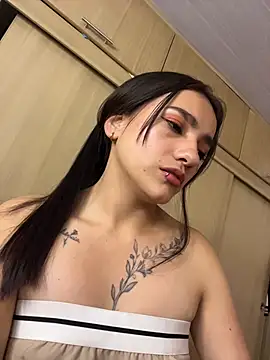 MiaRousexxx_'s cam snapshot