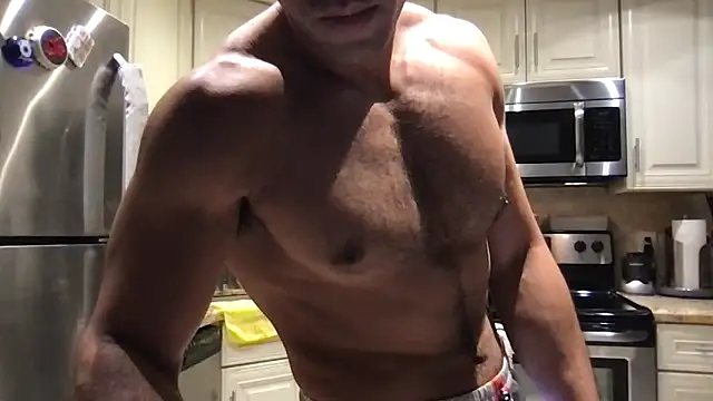 BigGuyMuscle's cam snapshot