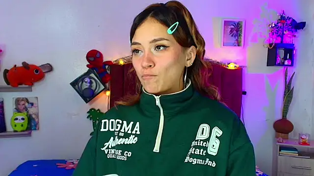 alisson_zafiro_'s cam snapshot