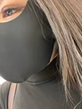 Carlin-yiyi live sex cam