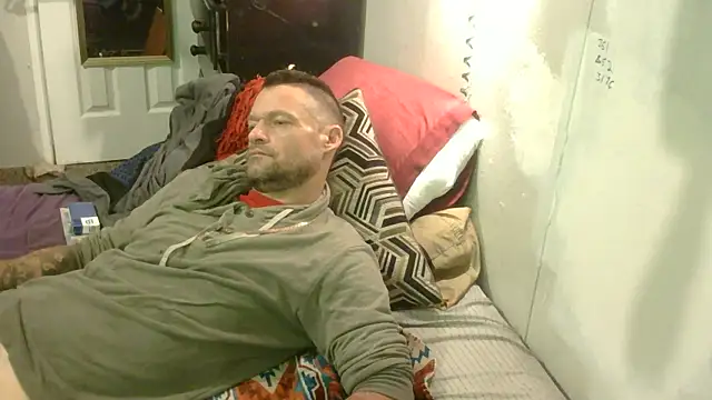 TheOneYouLove69 live sex cam