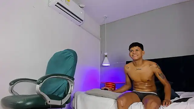 Jeffry_wolvess live sex cam