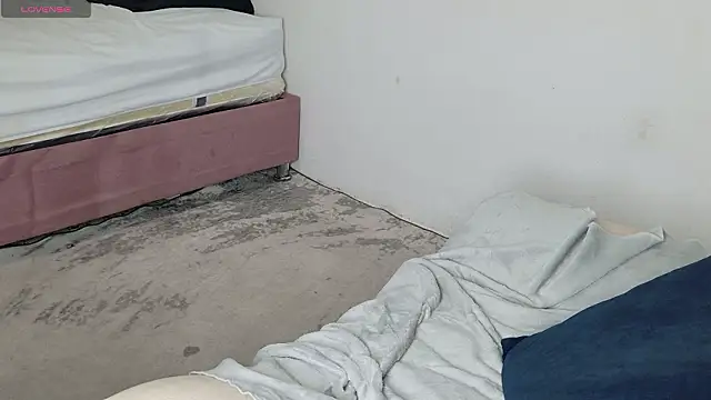 aly_n_sebas live sex cam