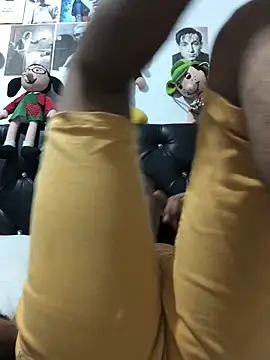 elpeluchenegroxxx3's cam snapshot