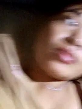 miumiu_sexy2x's cam snapshot