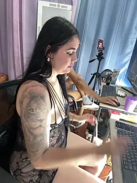 Roxy_rousse01's cam snapshot