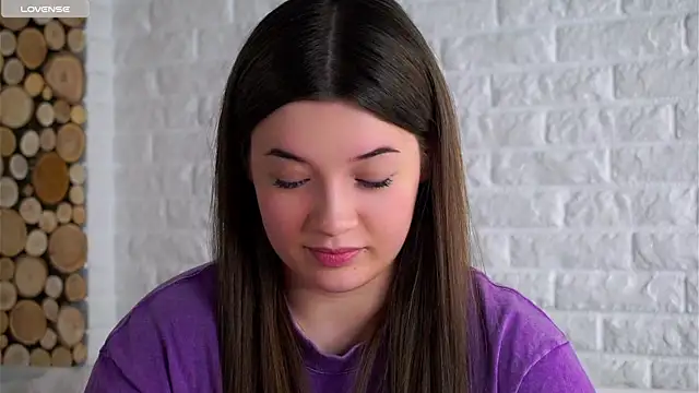 LowOncoming live sex cam