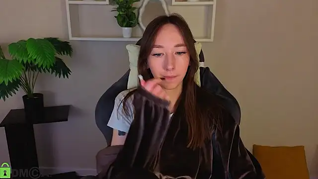 Miche1le_Allenne's cam snapshot