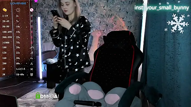 Your_small_bunny live sex cam