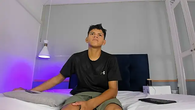 Jeffry_wolvess live sex cam