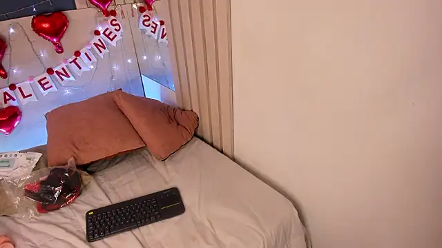 miel_gomez's cam snapshot