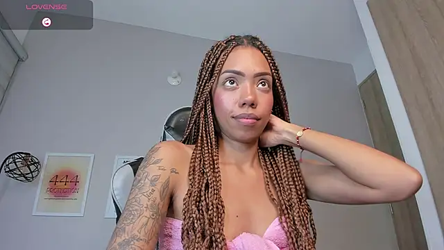 ashley_23_'s cam snapshot