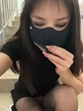 Carlin-yiyi live sex cam