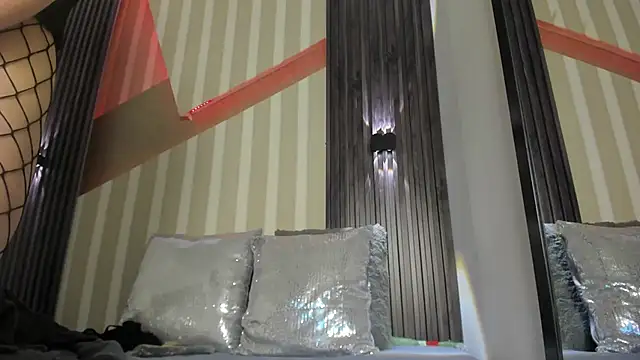 emily_layton's cam snapshot