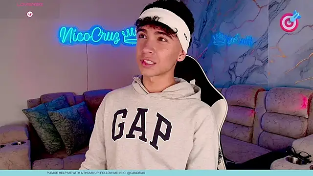 Niico_Cruz live sex cam