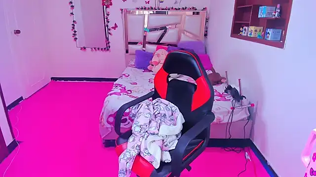 perlabeautiful's cam snapshot